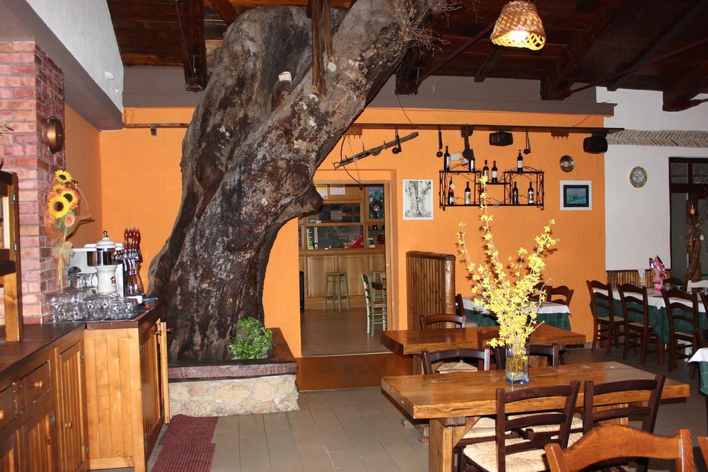 Albergo Ristorante Montecucco Da Tobia Sigillo Ngoại thất bức ảnh